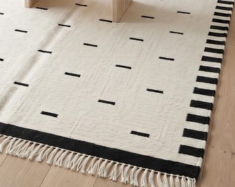 Tapis tissé à plat en laine noire - Tapis scandinave minimaliste