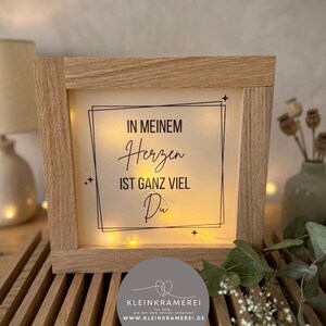 Scatola luminosa in legno personalizzata "C'è così tanto di te nel mio cuore", anniversario, San Valentino, luce, incl. luci a stringa con timer, da appoggio