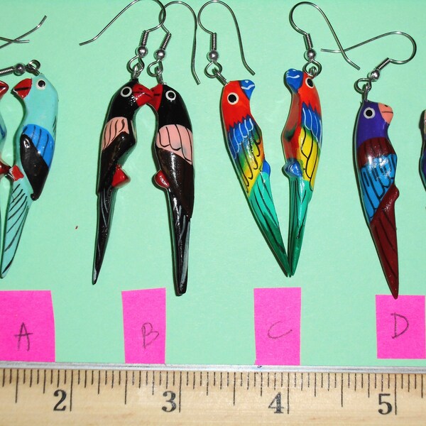 Parrot vintage wood earrings From Bali. *** FREE SHIPPING *** hand-crafted and hand-painted