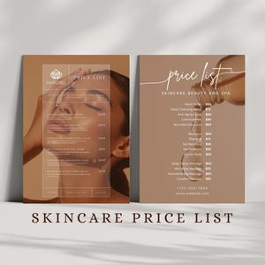 Può includere: Due poster marroni che mostrano un listino prezzi per la cura della pelle. Il poster di sinistra presenta il volto di una donna con sovrapposizione di testo. Il poster di destra elenca servizi come trattamenti viso e manicure.