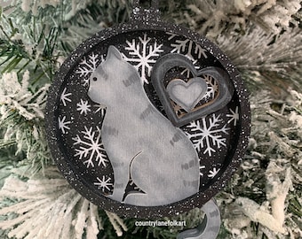 Gray cat ornament with hearts, wooden Christmas tree decor, Christmas gifts for cat lovers, hand painted ornaments, country Christmas, round