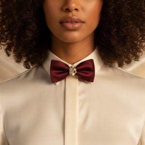 Unisex Perlenfliege, Satinfliege für Frauen & Männer, Perlenzubehör, Elegante Hochzeitsfliege, formelles Abschlussballzubehör, Geschenk für Sie und Ihn