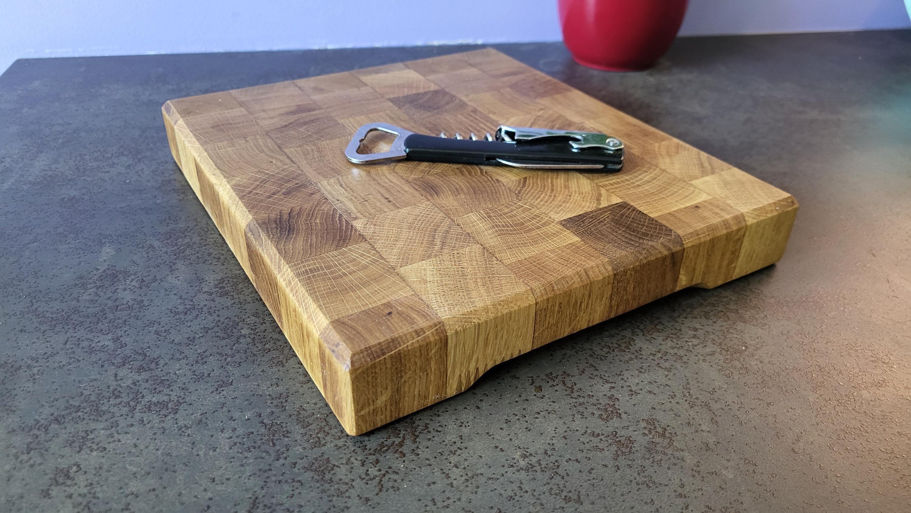 Planche à Découper Game Of Thrones En Bois - Gravure Laser 'Dinner Is Coming', Idée Cadeau Premium 30x20x1.5 Cm