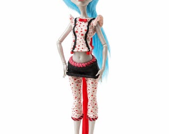 Monster High-pop Ghoulia Yelps. Doodmoe 2011