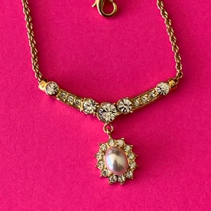 Lady Di style Faux Pearl Rhinestone Shiny Gold Plated Pendant Necklace