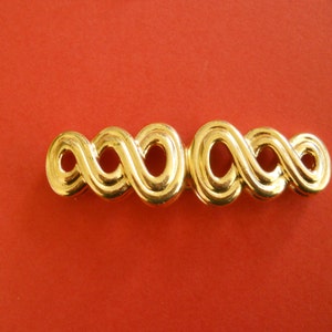 Loop d Loop d Loop Geometric Bar Pin
