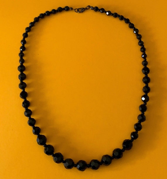 Short Black Faceted Graduated Bead Necklace
