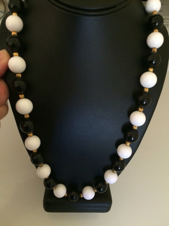 Black and White Light Weight 12mm Lucite Bead Neck