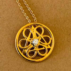Beautiful Gold Tone Geometric Rhinestone Pendant and Chain