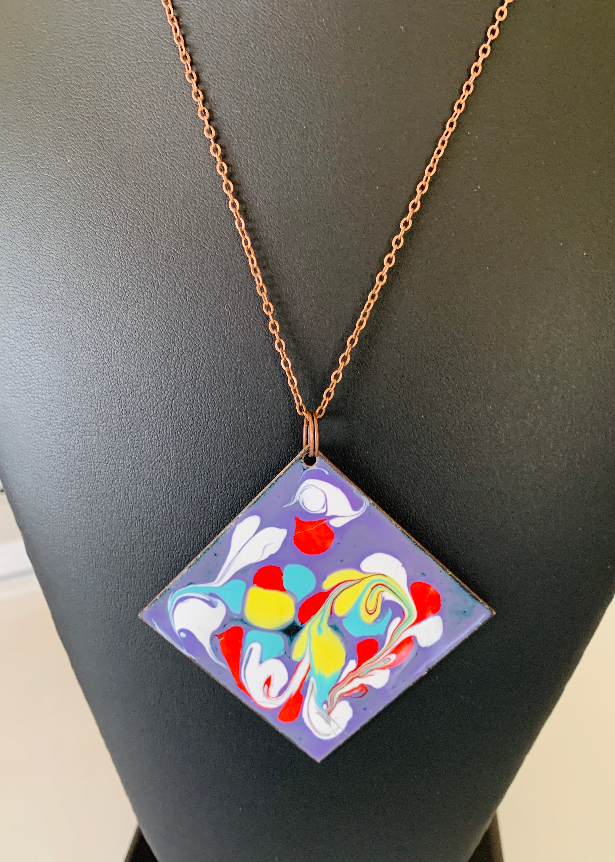 Collier Ancien Vintage En Métal Émaillé - Bijou Rétro Occasion - France