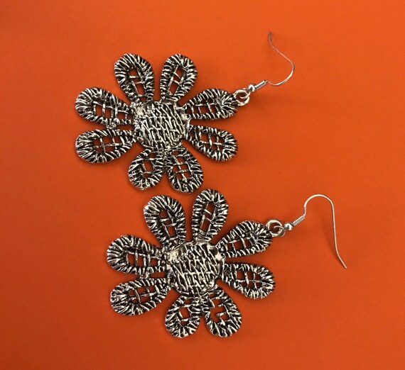 Flower Power Large Stitch Textured Flower Shaped … - image 2