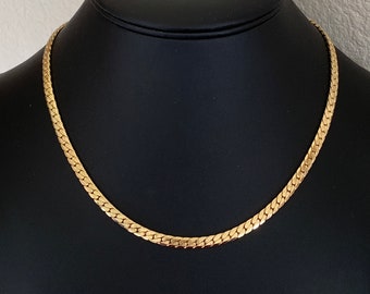 Short Lovely Textured Flat 17 3/4 inch Decorative Gold Collar Chain Necklace