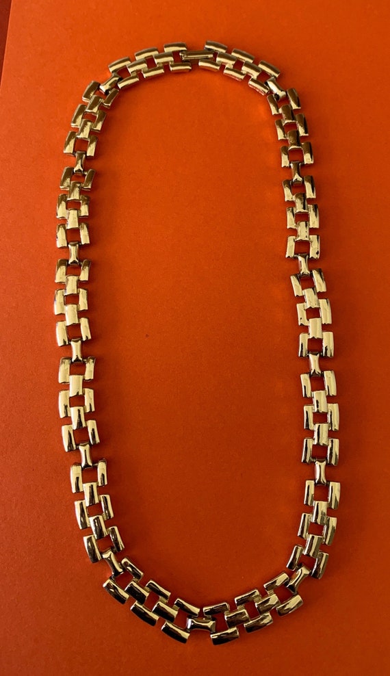 Light Gold Tone Choker with Brick Look Links View 4