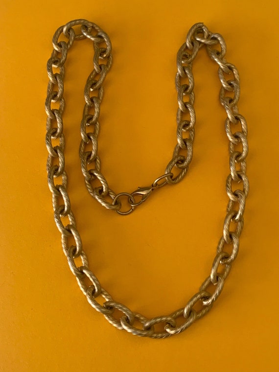 Chunky Mat Gold Oval Link Chain Necklace - image 6