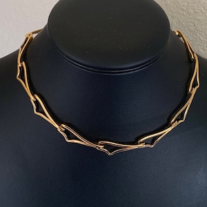 Monet Signed  Vintage Decorative Link Short Collar Necklace
