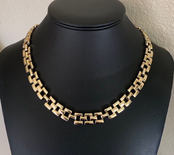 Light Gold Tone Choker with Brick Look Links