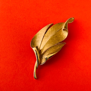 Brushed and Shiny Gold Tone Leaf Brooch