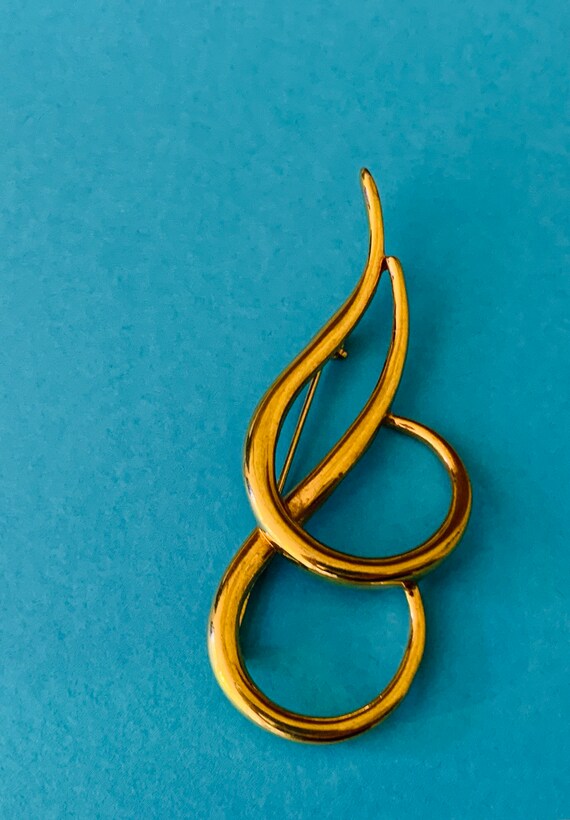 swoosh gold