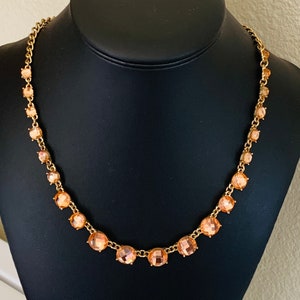 Collier graduated Peach Faceted Jelly Belly et Gold Tone Choker