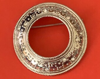 Round Signed Danecraft Silvertone Brooch With Rhinestones