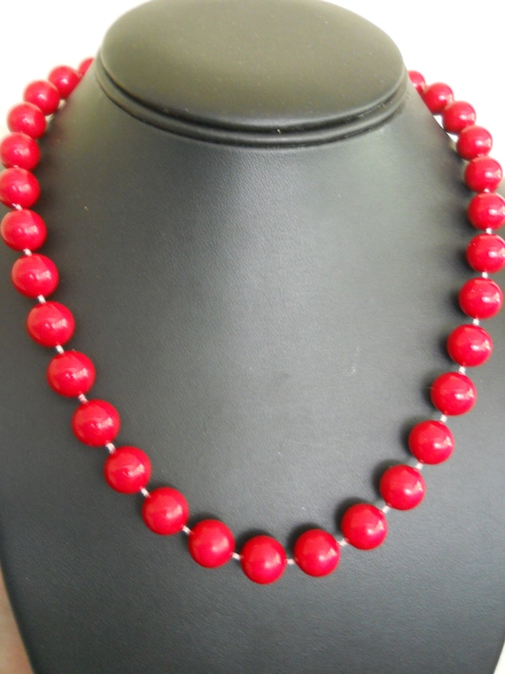 Bright Cherry Red Light Weight Bead Necklace