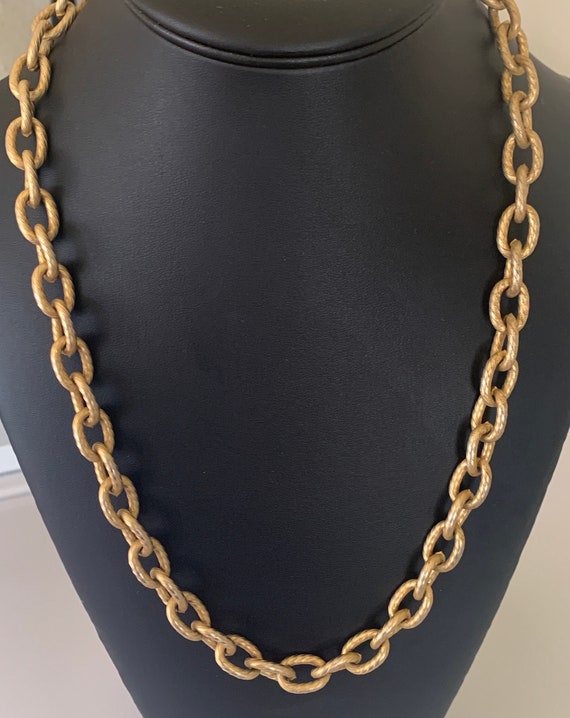 Chunky Mat Gold Oval Link Chain Necklace - image 7