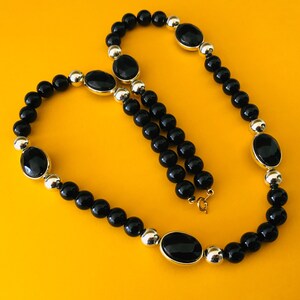 Black Light Gold Classic Long Bead and Jelly Belly Lucite Link Necklace