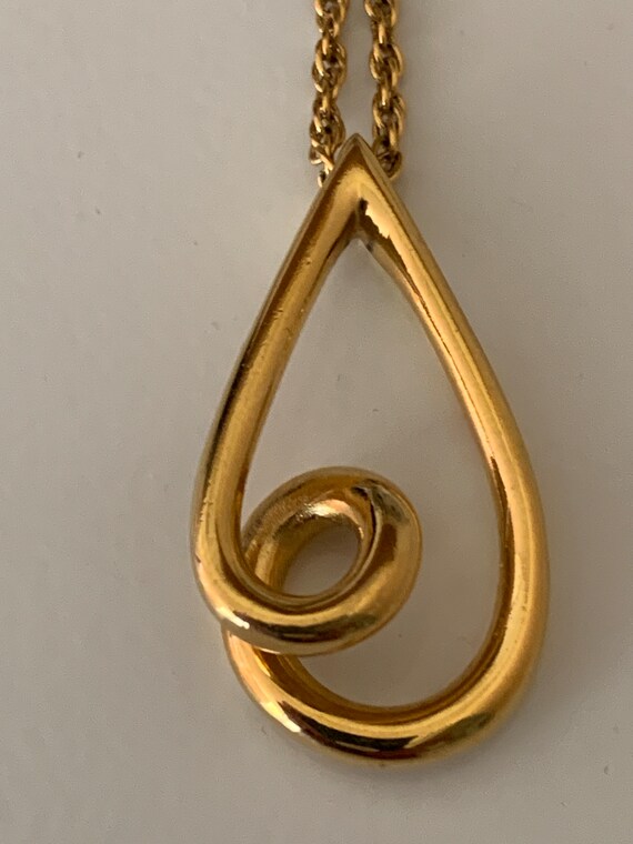 Elegant T Signed Trifari Shiny Gold Pendant Neckl… - image 5