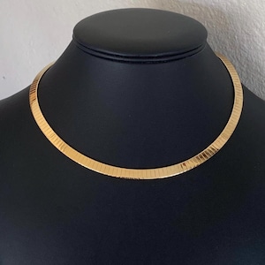 Simple Warm Gold Round Omega Chain Collar Necklace