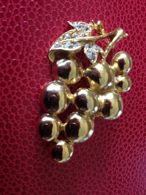 Luscious Warm Shiny Gold Rhinestone Grape Cluster… - image 2