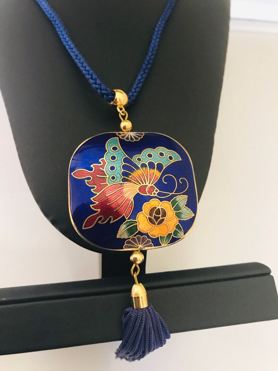 Collier Pendentif Papillon Émail Cloisonné - Noir, Bleu, Jaune - Sur Corde - Occasion Vintage
