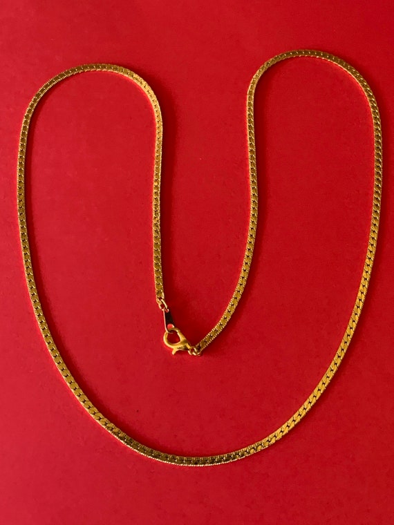 Lovely Textured Flat Decorative Gold 24 Inch Chain