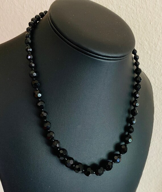 Short Black Faceted Graduated Bead Necklace - image 7