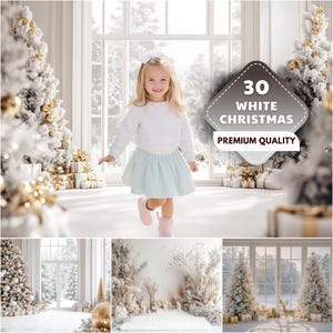 Puede incluir: Una niña con un suéter blanco y una falda azul claro está de pie frente a una ventana. La escena está decorada para Navidad con árboles blancos y dorados, regalos envueltos y el texto "30 WHITE CHRISTMAS PREMIUM QUALITY".