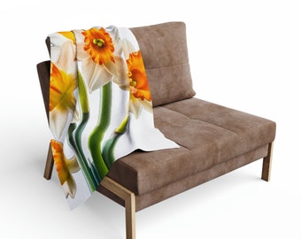 Sunny Peach Colored Daffodils Nature-Inspired Botanical design Arctic Fleece Blanket