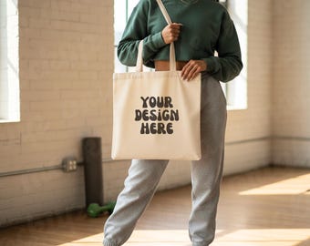 Tragetasche Mockup | Natürliche Canvas Tragetasche Mock | Canvas Tragetasche Mockup | Lifestyle Tragetasche Mock | Modell Tragetasche | Print On Demand Mockup