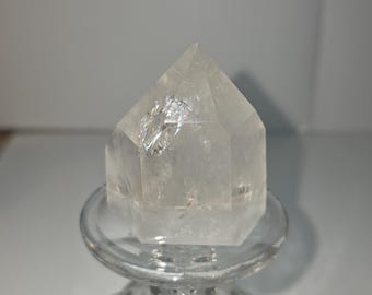 Punta de torre de cristal de cuarzo transparente / Obelisco pulido / Inclusiones naturales