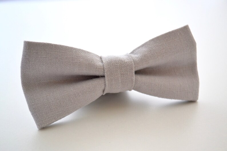 Light Gray Bow Tie Mens Bow Tie in Silver Linen
