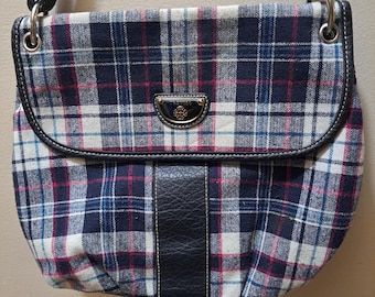 Bolsa transversal xadrez Tresimo com detalhes em couro sintético azul-marinho.