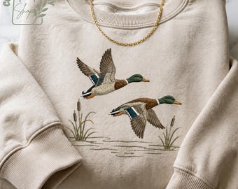 Mallard Duck Vintage Embroidered Sweatshirt, Flying Ducks Nature Crewneck, Retro Wildlife Cozy Unisex Pullover, Animal Lover T-Shirt
