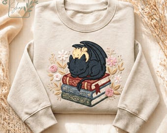 Felpa con drago ricamato, maglione fantasy per lettori, maglietta con drago, girocollo comodo per amanti dei libri, regalo fantasy per lettori, regali per appassionati di libri