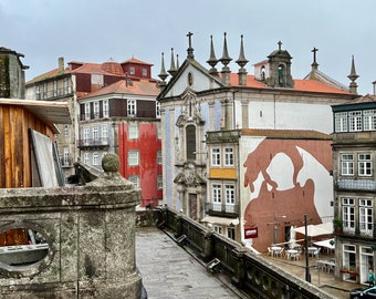 Regnerischer Tag in Porto, Portugal: 13 x 22 cm Fotografie CHARITY-SPENDE