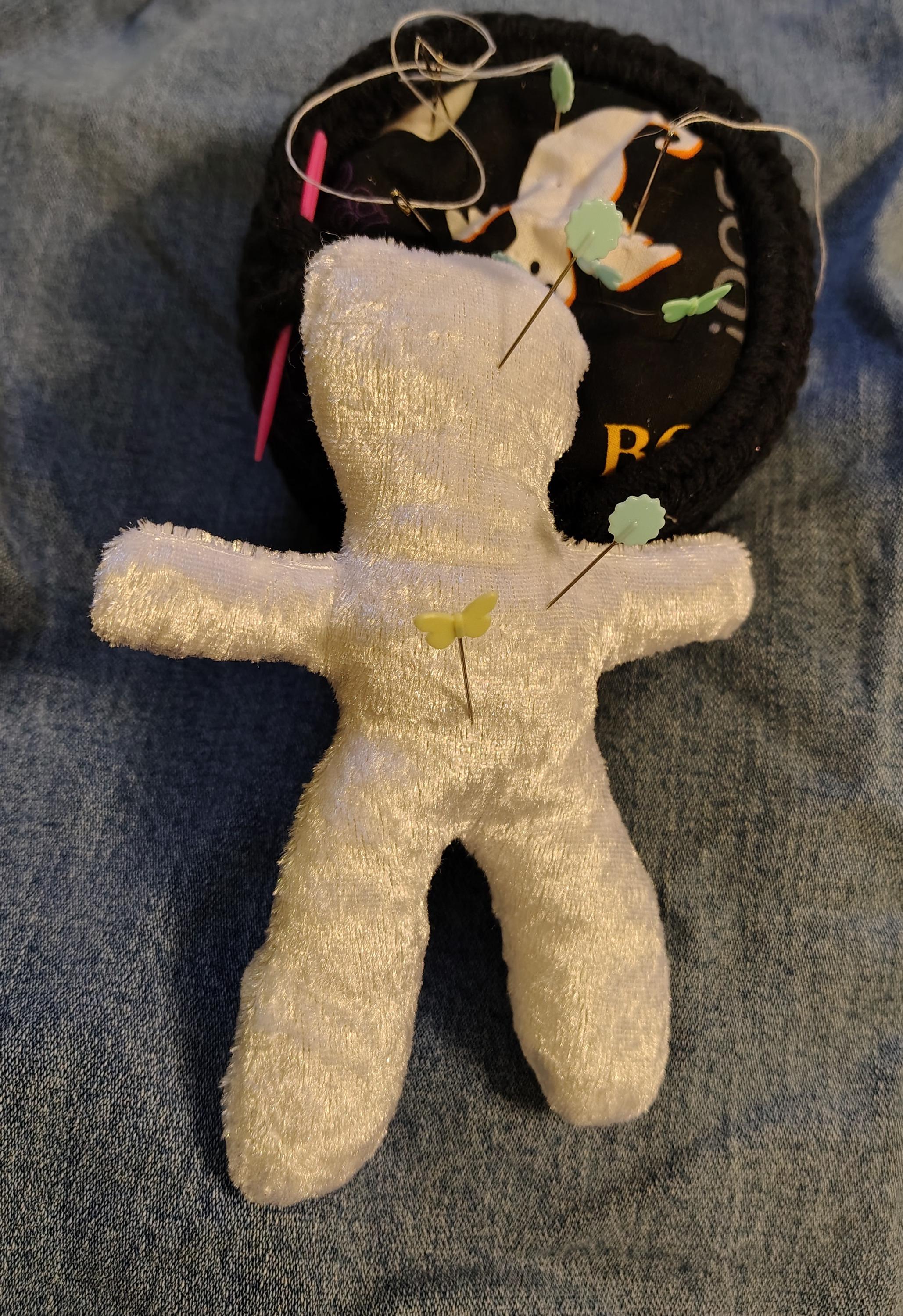 Witch's Poppet Voodoo Doll, Faceless doll