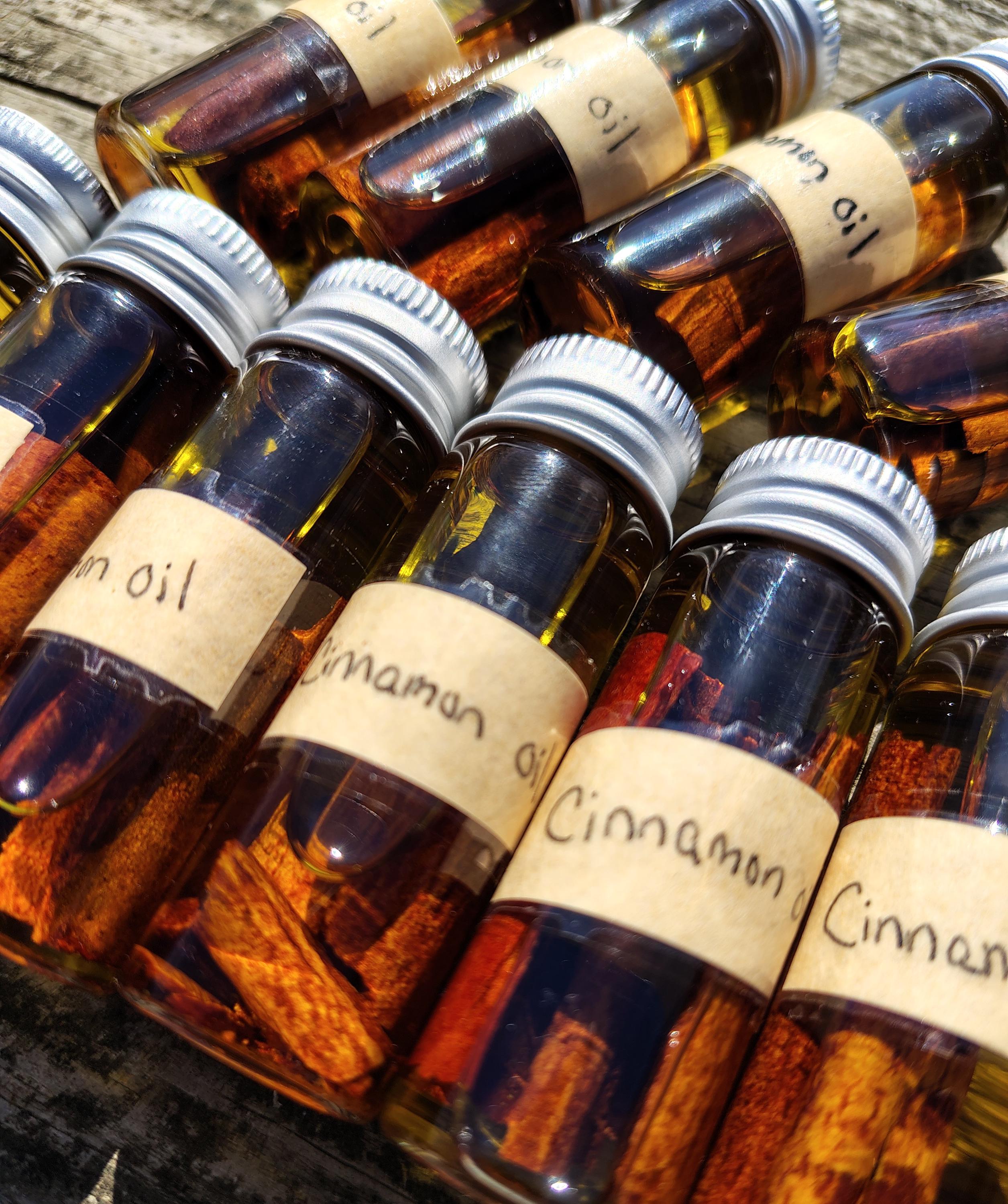 Loki Cinnamon Altar Oil - Thumbnail 2