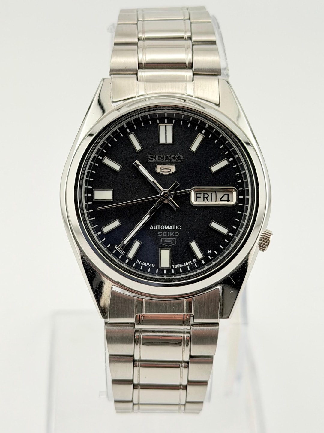 Vintage Seiko 5 Automatic Watch: Black Dial, Japan 7009 Movement