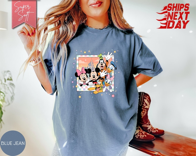 Retro Mickey and Friends Signatures Shirt, Vintage Disney Graphic Tee, Family Matching Disney Lover Gift, Nostalgic Mickey Mouse T-Shirt zdjęcie 13