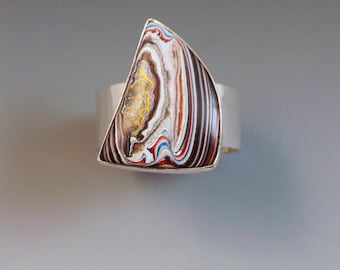 Fordite Ring - Hajtand - Herr Fordite - Tillverkad i Michigan - Unisex - Metalsmithed - Unisex Fordite Statement Ring