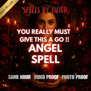 Op de afbeelding: Een digitale afbeelding met de tekst SPELLS BY LILITH, YOU REALLY MUST GIVE THIS A GO !! ANGEL SPELL, SAME HOUR VIDEO PROOF PHOTO PROOF. Een persoon houdt twee kaarsen vast, een zwarte en een rode met een hartje, tussen rode rozen en kaarsen.
