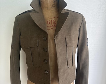 Abrigo de servicio de lana del ejército de EE. UU. de la Segunda Guerra Mundial. Chaqueta de uniforme militar de la Segunda Guerra Mundial.