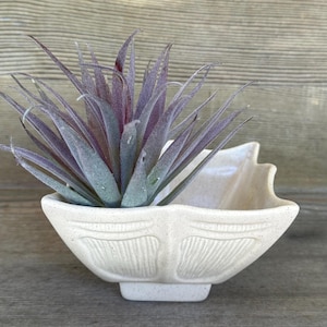 Vintage Hull  Pottery Planter | Cream Tan Pink Ceramic Flower Pot | Mid Century USA Pottery | Small Vintage Plant Holder Decor